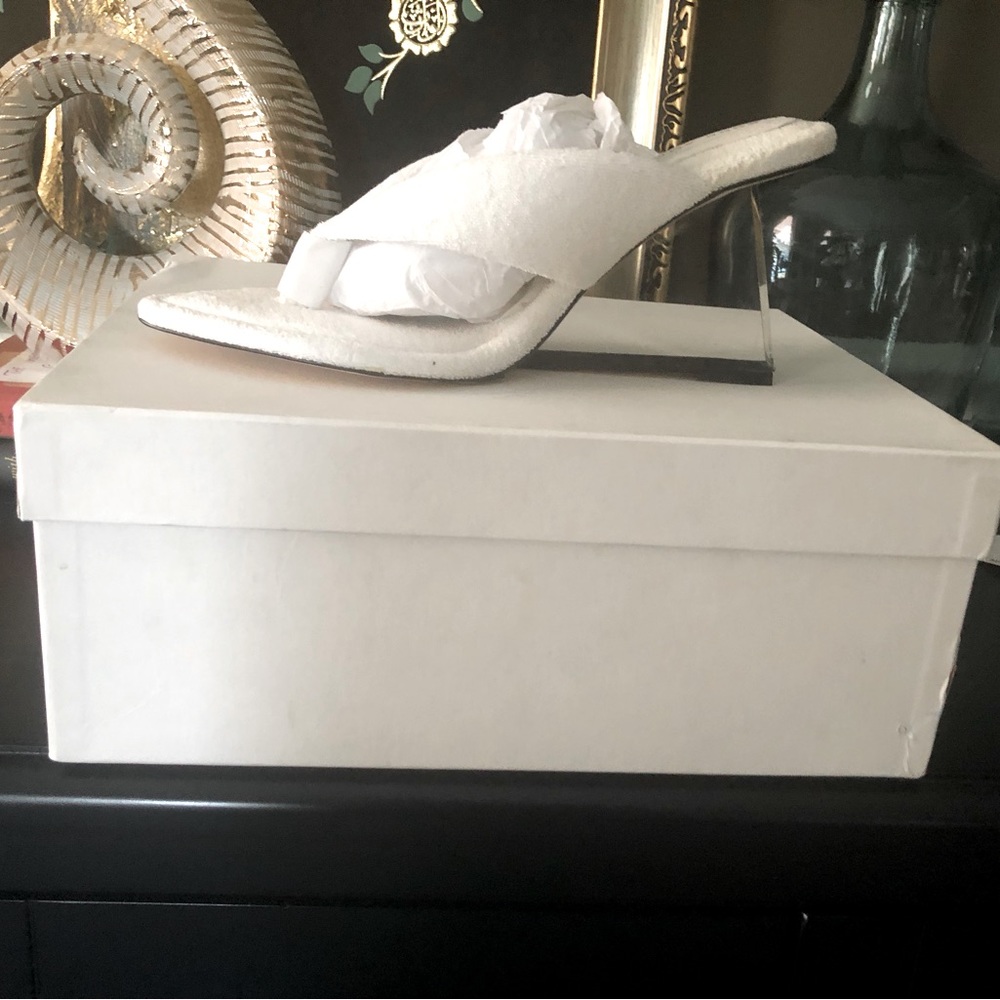 Good American white terry slip on heels